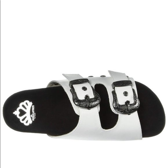 ❤️NWT FERGALICIOUS Louie casual slide sandals - Picture 2 of 5